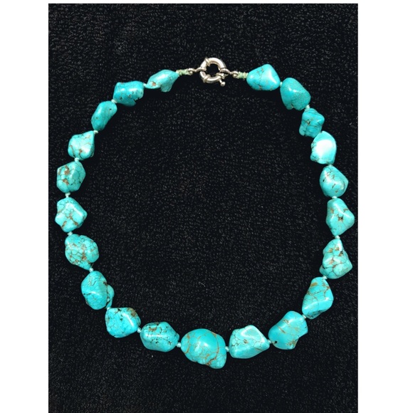 Jewelry - Turquoise Stone Necklace with Circle-Clasp
